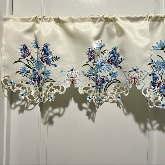 2 Window Valances Embroidered Blue Floral Butterfly - Picture 7 of 8